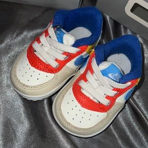 Like new baby crib shoes 2c Air Force 1